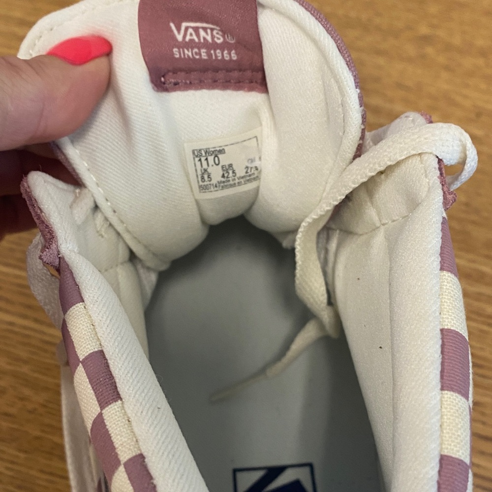 Vans Women's Rose Checkered High-Top Sneakers - Picture 2 of 11